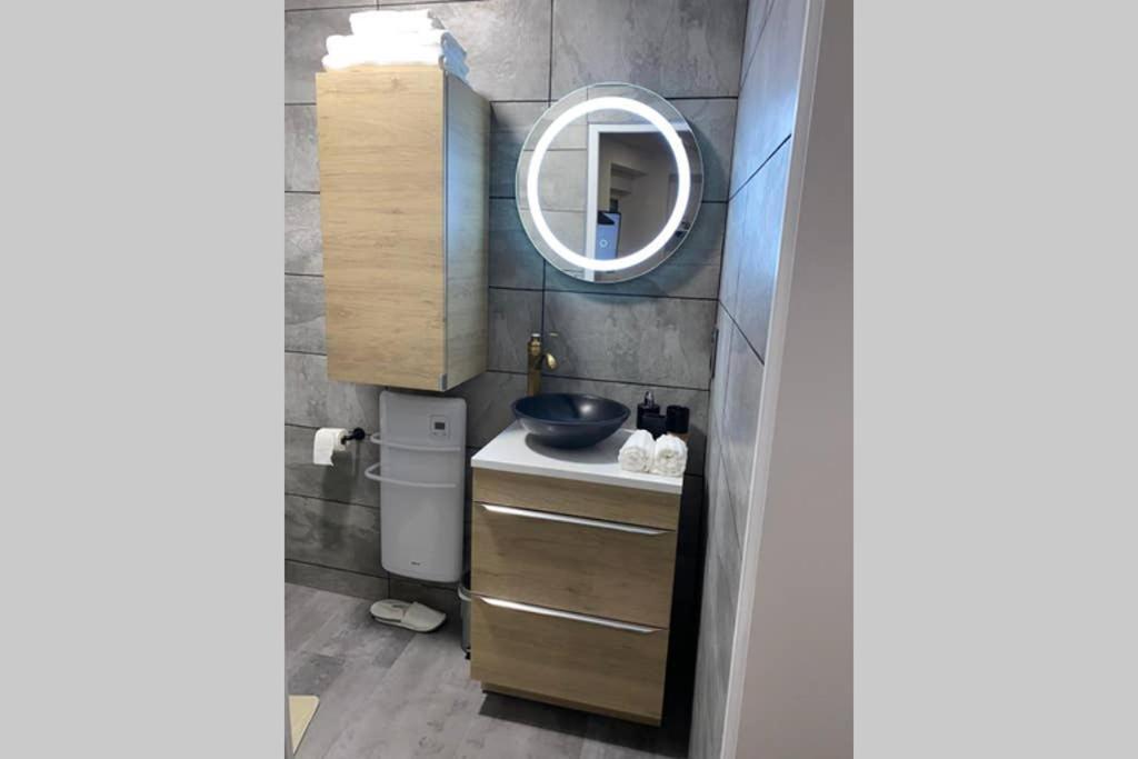 Апартаменты Studio En Hyper Centre De Доль Экстерьер фото