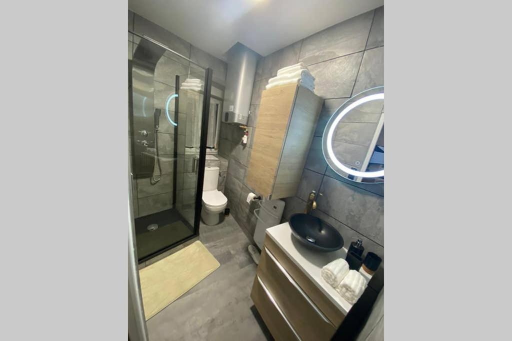 Апартаменты Studio En Hyper Centre De Доль Экстерьер фото