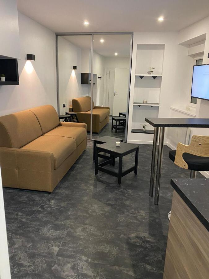 Апартаменты Studio En Hyper Centre De Доль Экстерьер фото