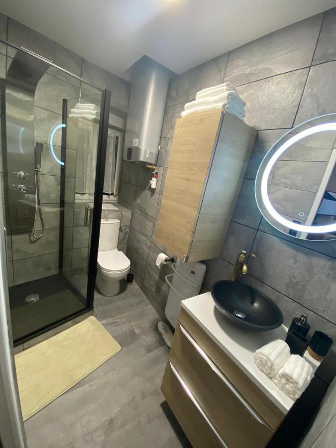 Апартаменты Studio En Hyper Centre De Доль Экстерьер фото